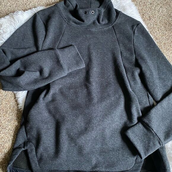 SHAPE Activewear Athletic Long Sleeve Sweatshirt Top Gray Size Large - Picture 3 of 8